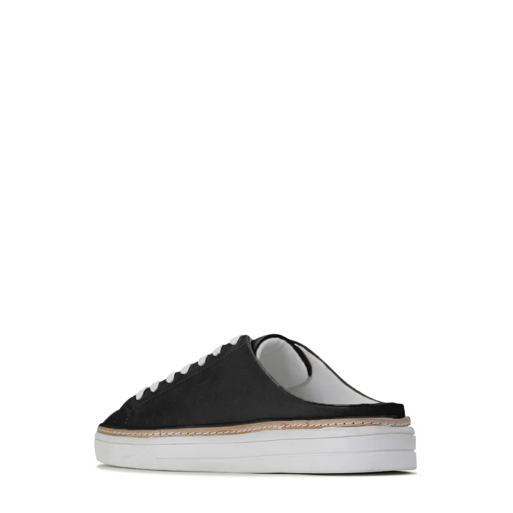 BRIGHT SLIP ON SNEAKER