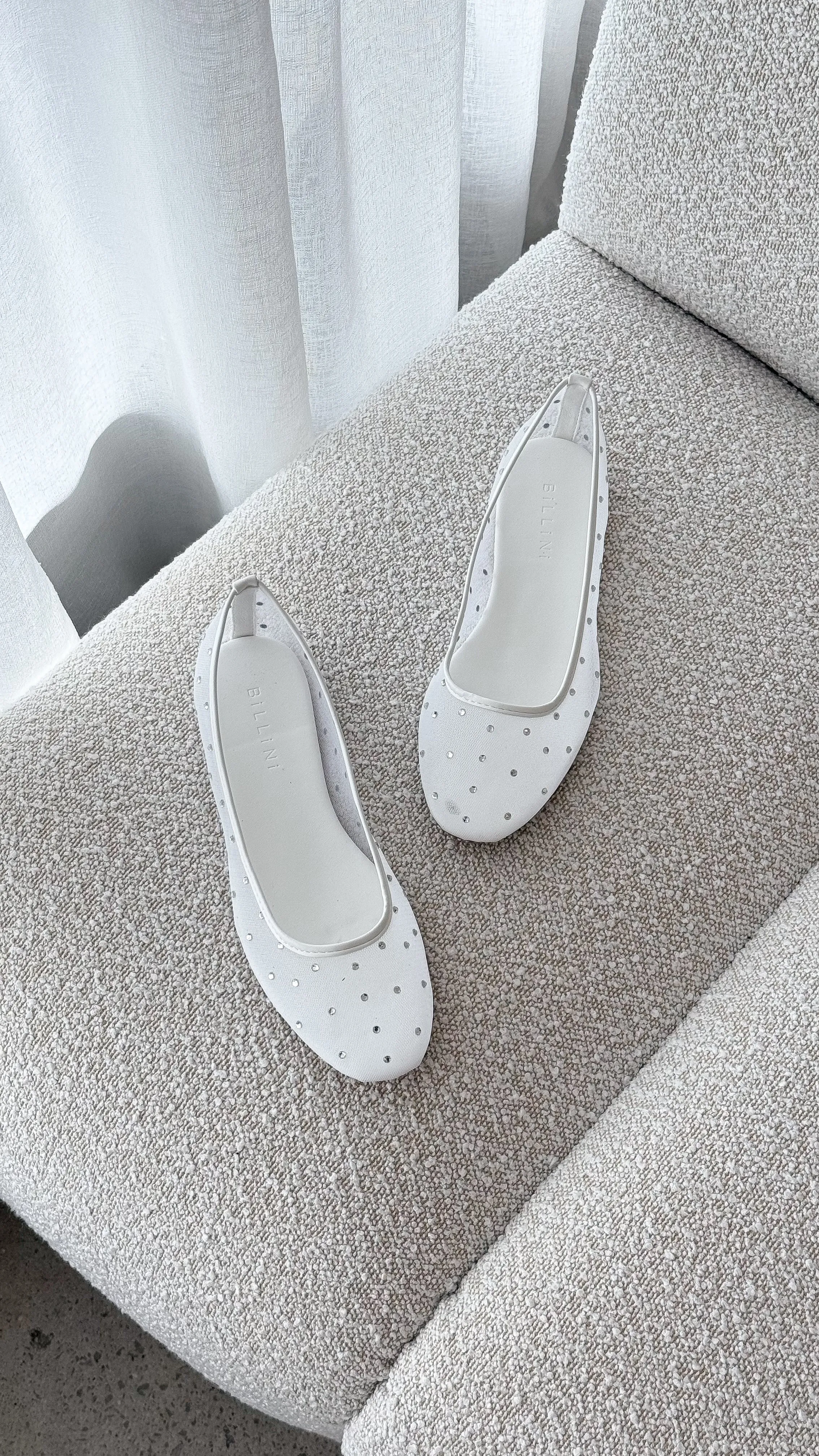 Gerani Flats - White Mesh Diamante